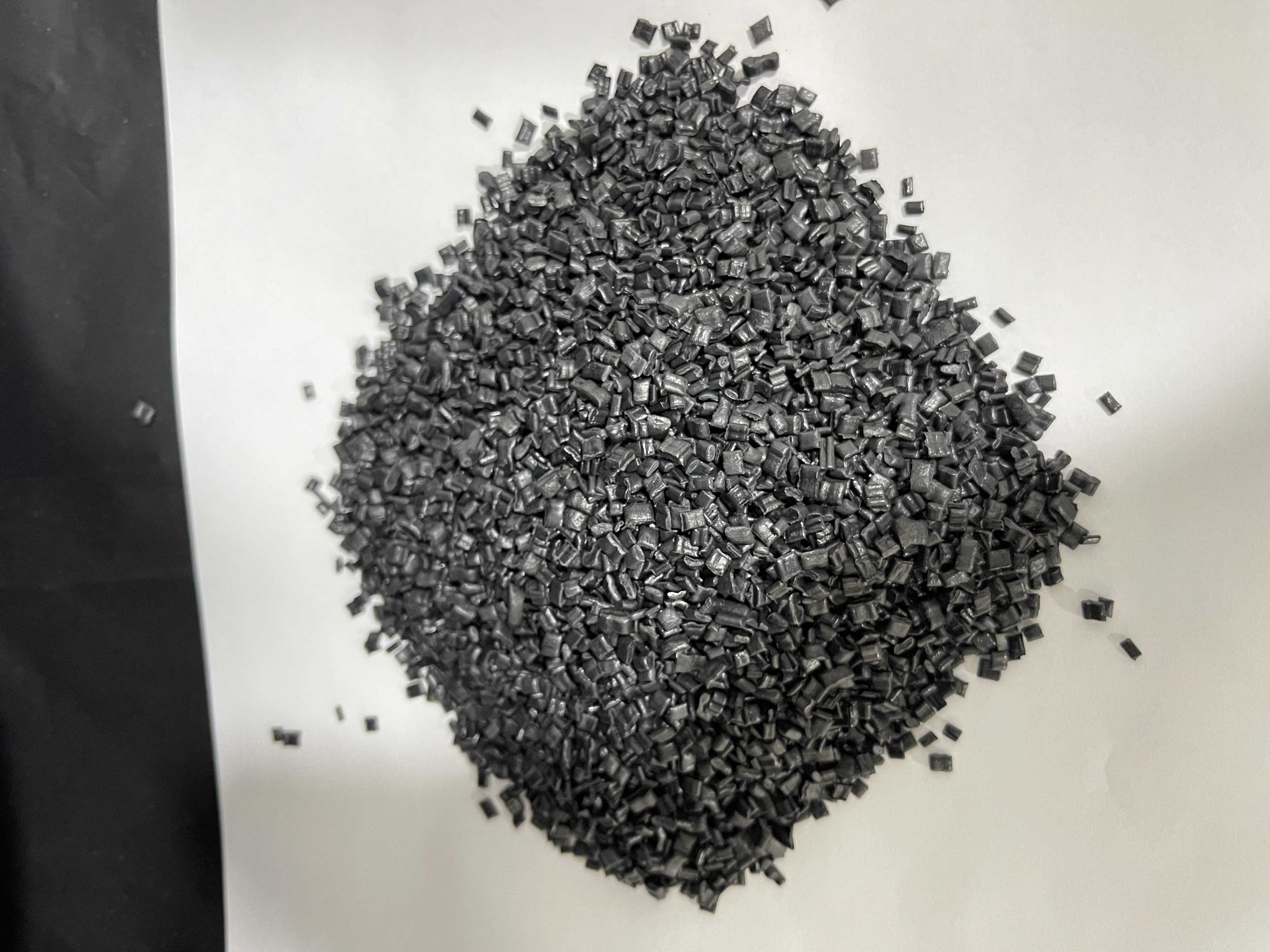 Recycled plastic pellets